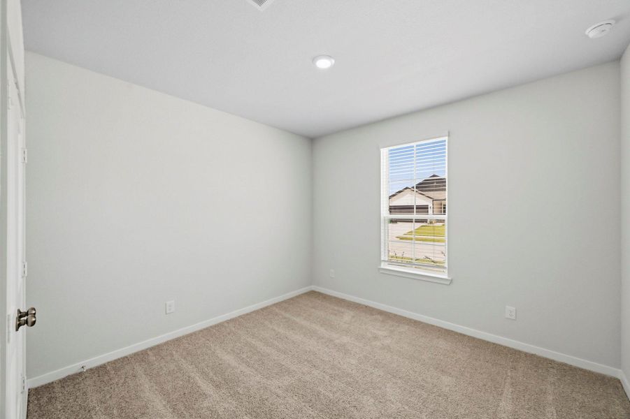 Spacious, unfurnished interior of a new home in Paloma at Sanford Farms, Waller (Image 17).