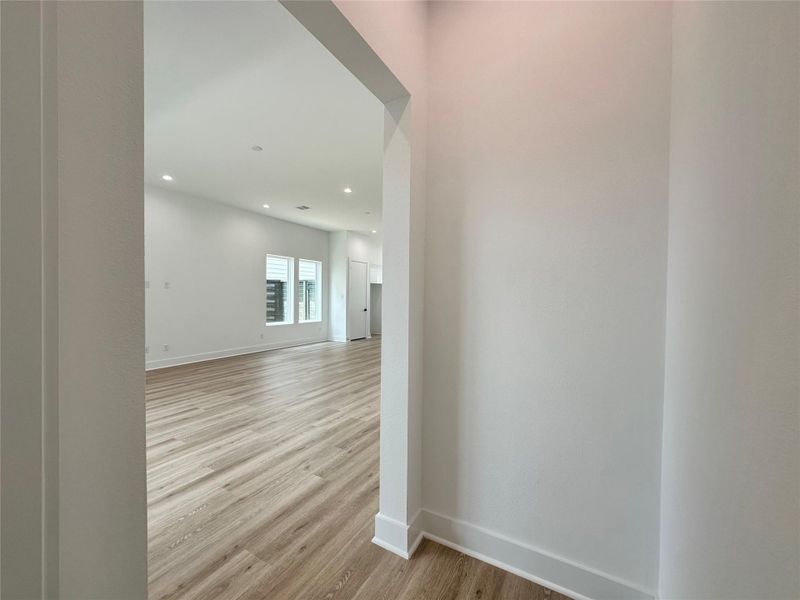 Spacious, unfurnished interior of a new home in , Missouri City (Image 35).