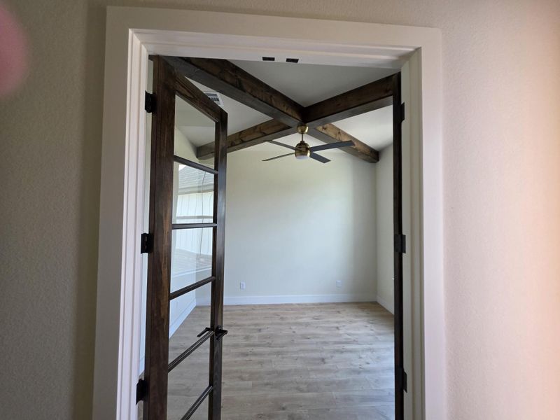 Spacious, unfurnished interior of a new home in Cartwright Ranch, Weatherford (Image 9). Spacious, unfurnished interior of a new home in Cartwright Ranch, Weatherford (Image 9).