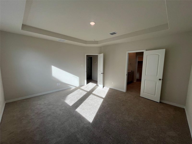 Spacious, unfurnished interior of a new home in Lariat, Liberty Hill (Image 31).
