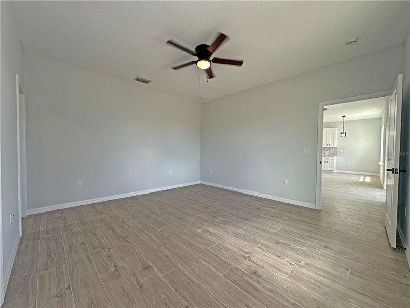 Spacious, unfurnished interior of a new home in , Port Charlotte (Image 10).