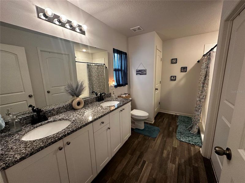 Master Bathroom/Double Sink Master Bathroom/Double Sink