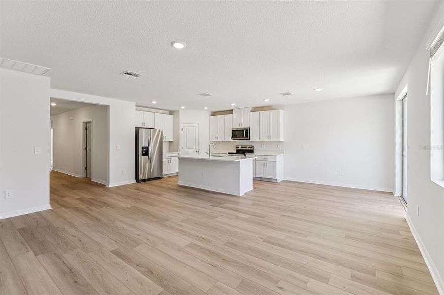 Spacious, unfurnished interior of a new home in Leyland Preserve - Classic Series, Brooksville (Image 19).