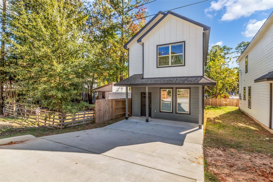 Front exterior of a new home in , Willis, TX, highlighting curb appeal (Image 2). Front exterior of a new home in , Willis, TX, highlighting curb appeal (Image 2).