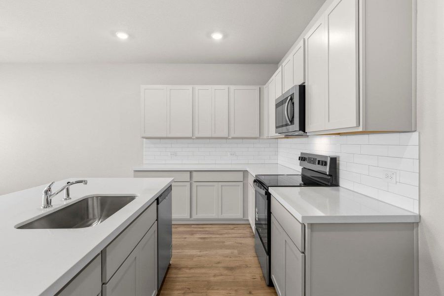 Beautiful finishes in Light & Bright Kitchen