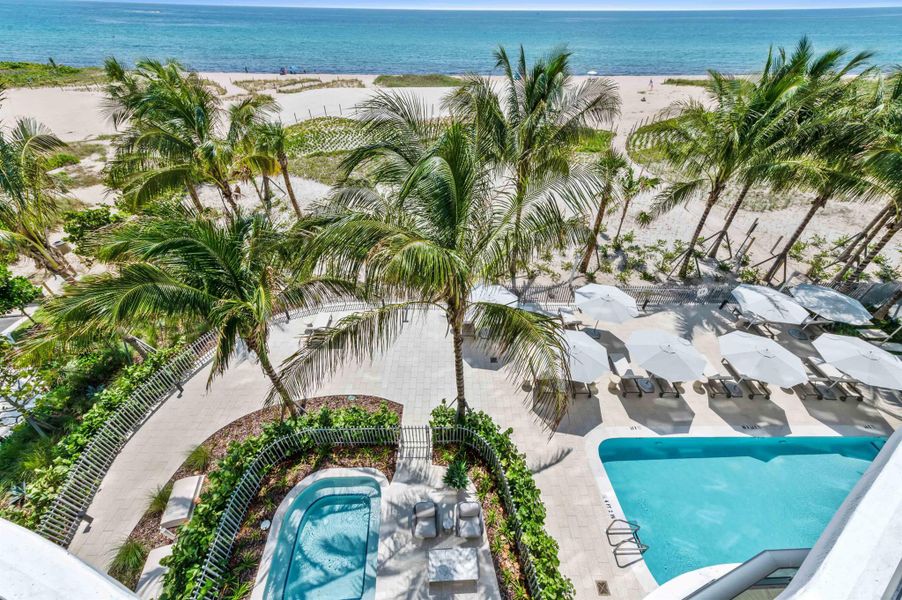 Spacious, unfurnished interior of a new home in Casamar, Pompano Beach (Image 40).