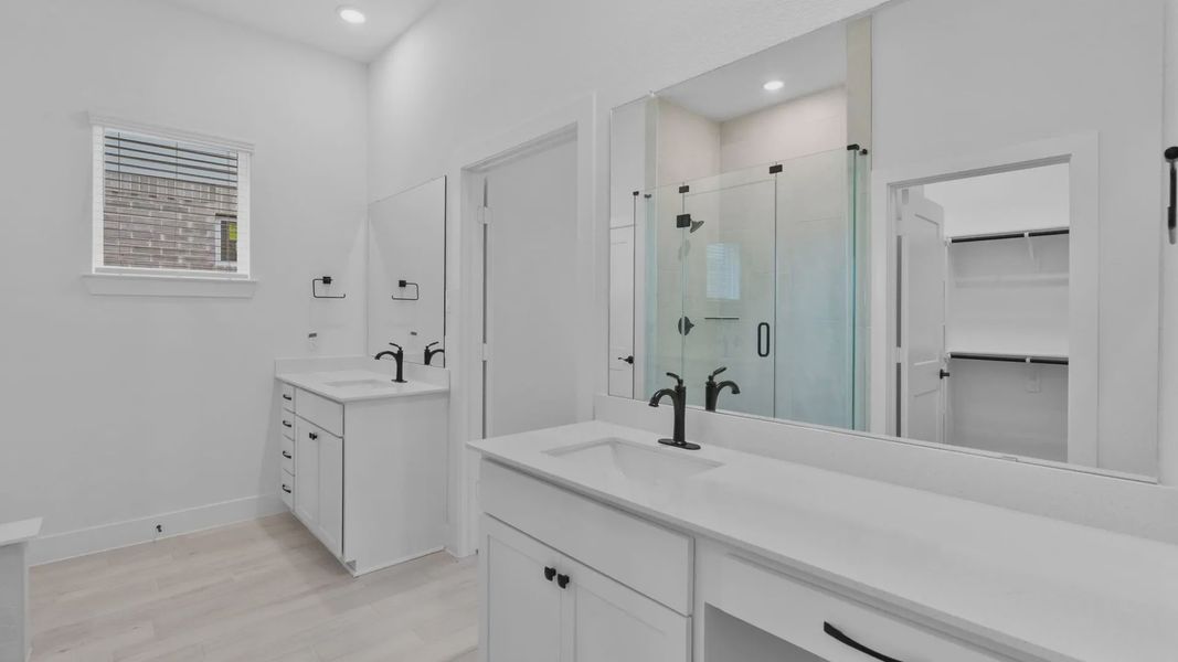 Furnished interior view inside a new home in Wildrye 45', Waller (Image 12).