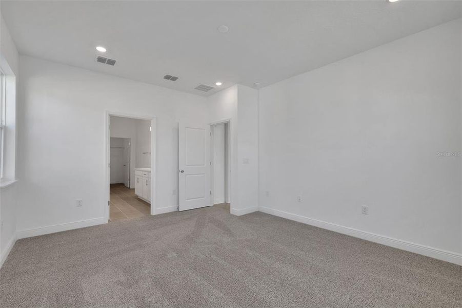 Spacious, unfurnished interior of a new home in Crossroads at Kelly Park, Apopka (Image 22). Spacious, unfurnished interior of a new home in Crossroads at Kelly Park, Apopka (Image 22).
