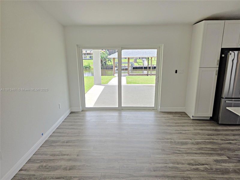 Spacious, unfurnished interior of a new home in , Lake Placid (Image 13).