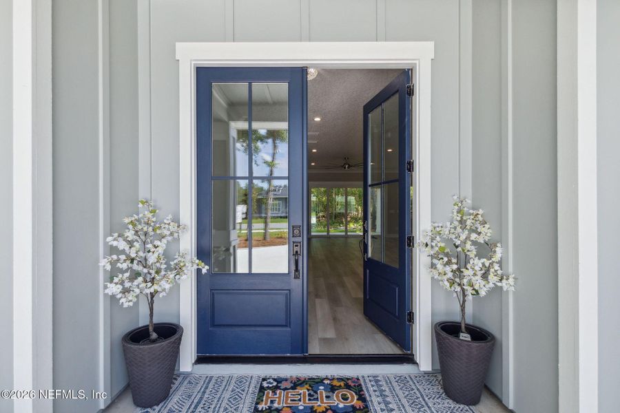 Exterior details and patio area of a home in , Yulee (Image 25).