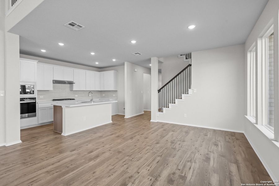 Spacious, unfurnished interior of a new home in Sunflower Ridge, New Braunfels (Image 26). Spacious, unfurnished interior of a new home in Sunflower Ridge, New Braunfels (Image 26).