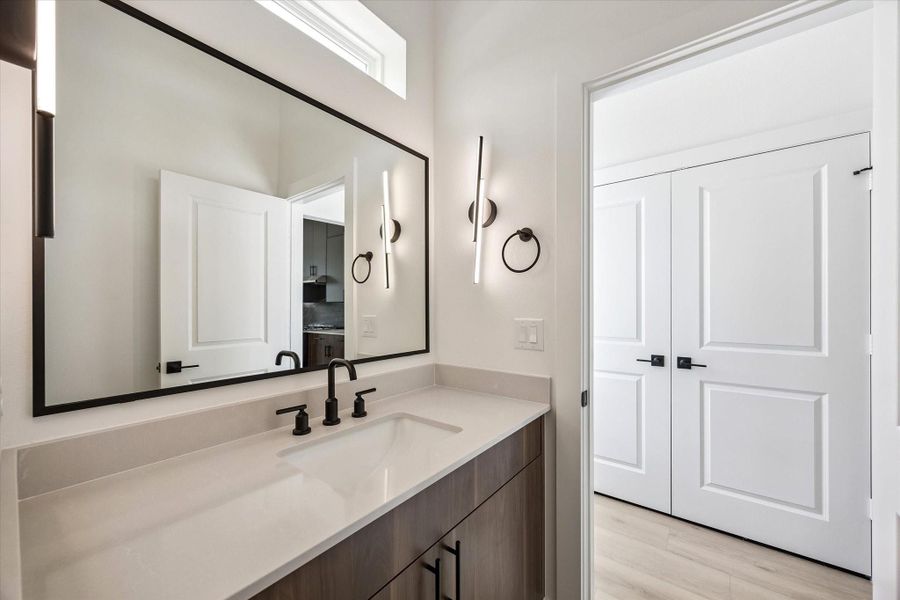 Furnished interior view inside a new home in Thornton Oaks, Houston (Image 10).