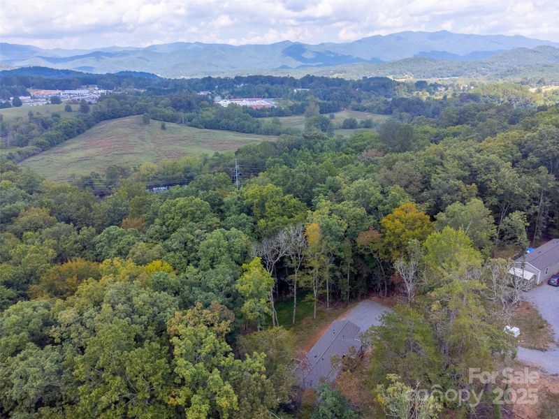 Natural landscape and outdoor views near  in Hayesville (Image 34).