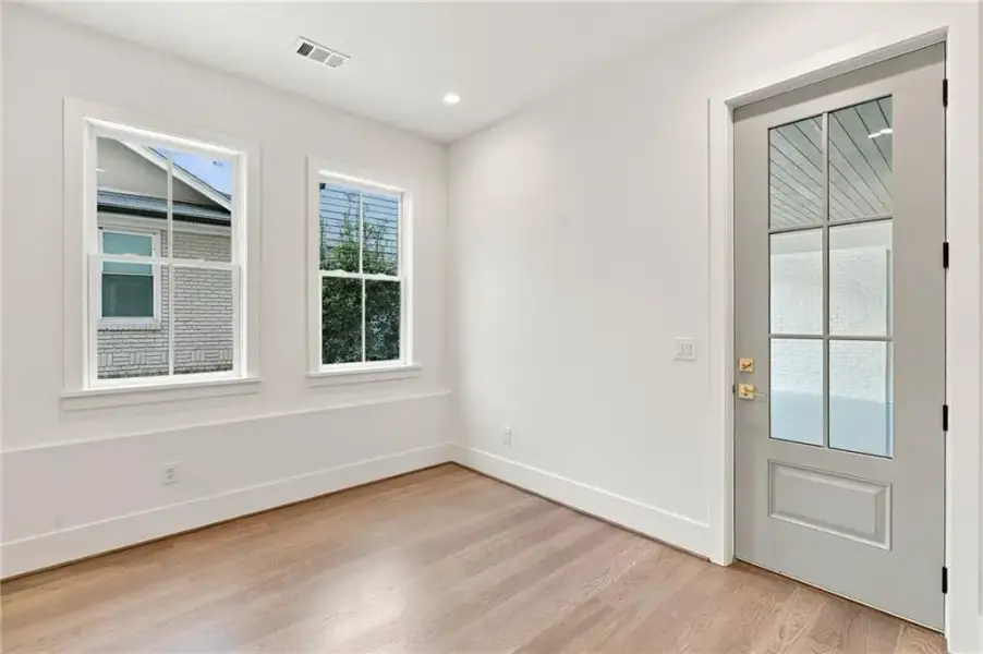 Spacious, unfurnished interior of a new home in , Atlanta (Image 65).