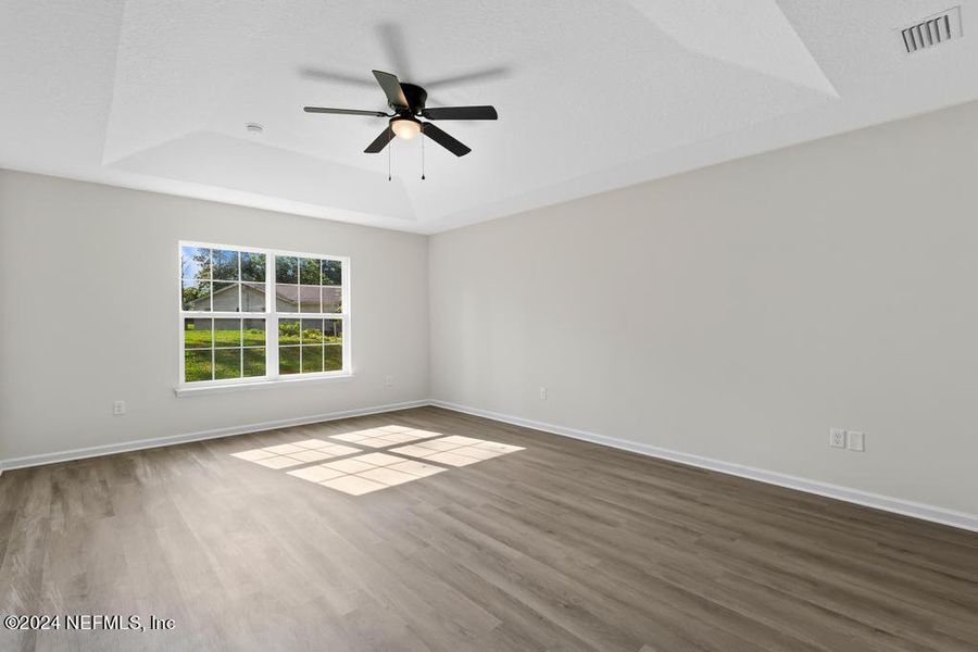Spacious, unfurnished interior of a new home in , Jacksonville (Image 26).