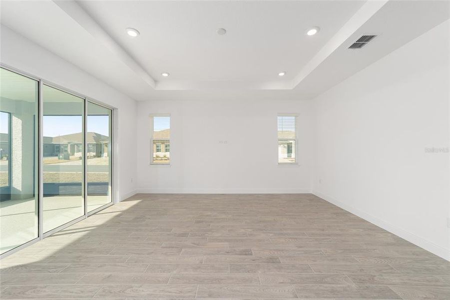 Spacious, unfurnished interior of a new home in , Ocala (Image 31).