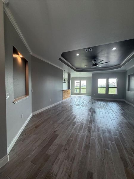 Spacious, unfurnished interior of a new home in , Angleton (Image 25).