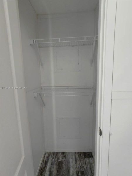 Spacious, unfurnished interior of a new home in , Clewiston (Image 11).