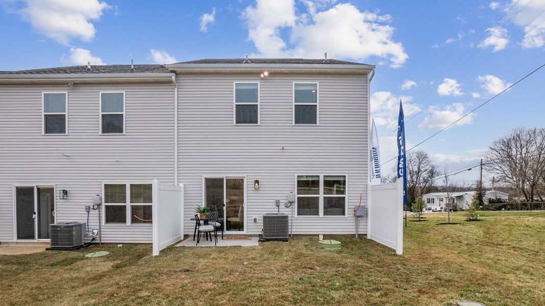 Exterior details of a home in Spring Lake Farms Townhomes, Knoxville (Image 4).