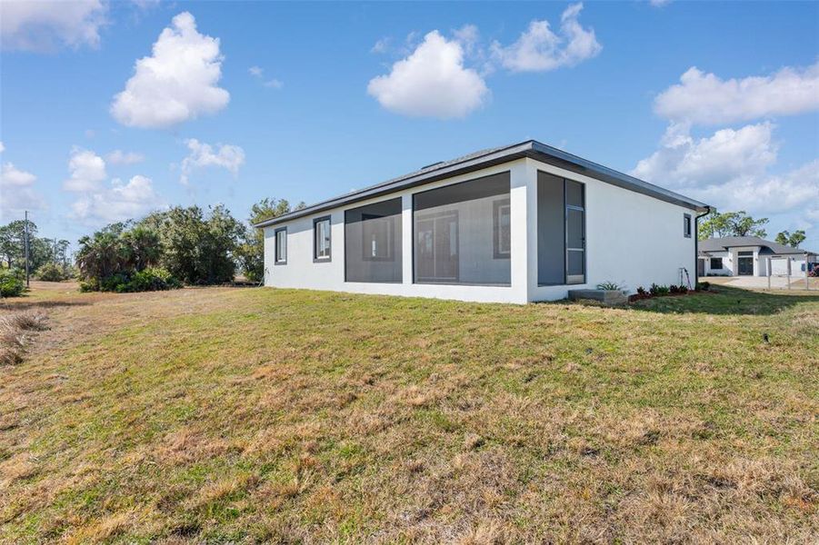 Exterior details and patio area of a home in , Placida (Image 4).