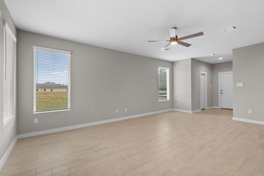 Spacious, unfurnished interior of a new home in Cypresswood Landing, Humble (Image 24).