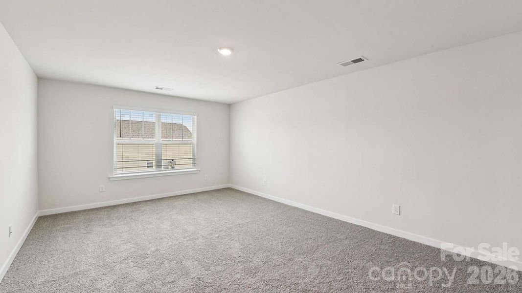Spacious, unfurnished interior of a new home in Sonoma Hills, Charlotte (Image 14).