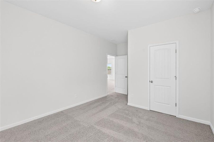 Spacious, unfurnished interior of a new home in Evergreen at Lakeside, Temple (Image 27).