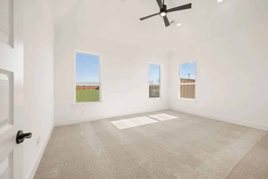 Spacious, unfurnished interior of a new home in Settlers Glen, New Fairview (Image 30).