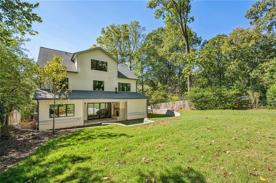 Image 33 of a home in . Image 33 of a home in .