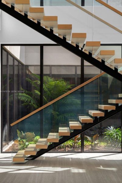 Community amenities in , Miami (Image 22).