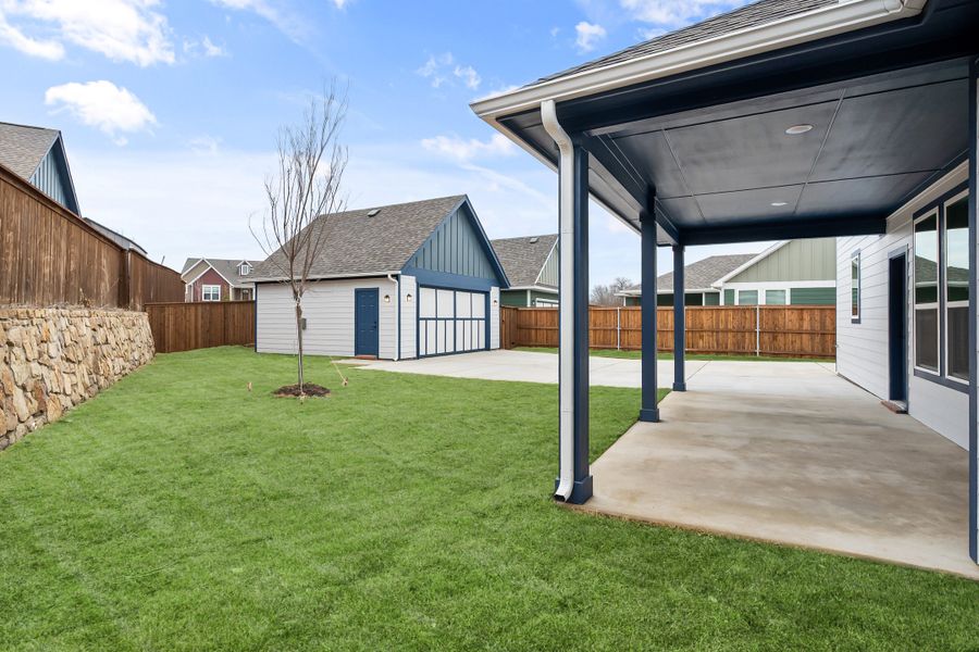 Exterior details and patio area of a home in Heritage Towne, Midlothian (Image 29). Exterior details and patio area of a home in Heritage Towne, Midlothian (Image 29).