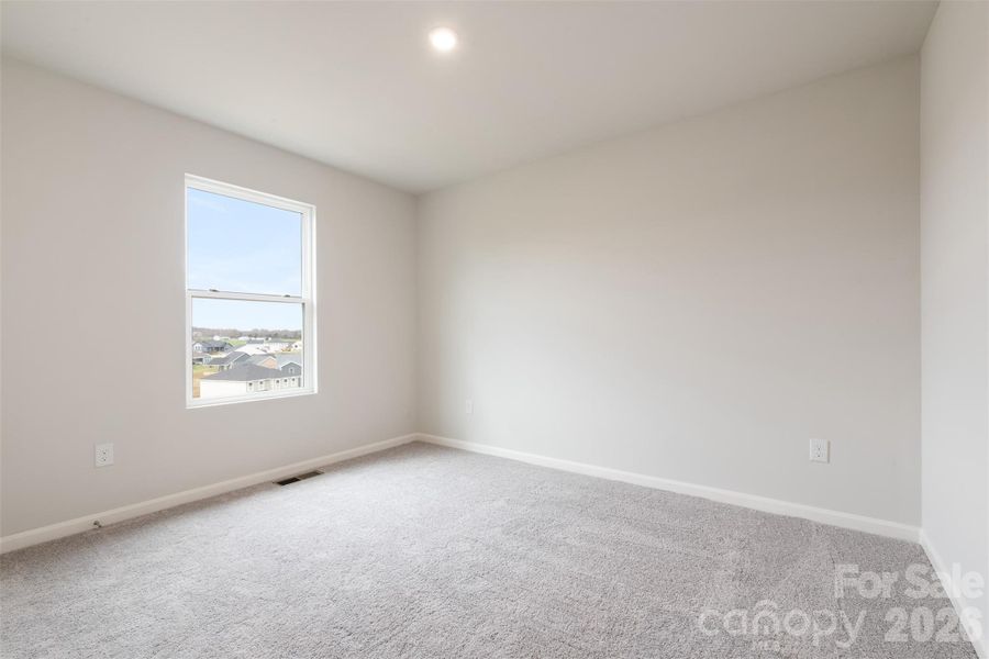 Spacious, unfurnished interior of a new home in Riverdale Hills, Spartanburg (Image 24).