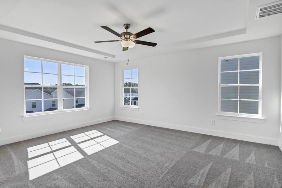 Spacious, unfurnished interior of a new home in Ashton Lakes, Lexington (Image 24).