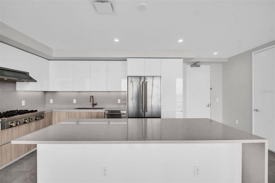 Furnished interior view inside a new home in , St. Petersburg (Image 9).