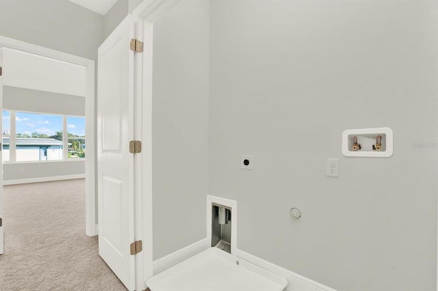 Spacious, unfurnished interior of a new home in , Seminole (Image 20).