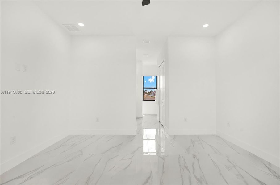 Spacious, unfurnished interior of a new home in , Lehigh Acres (Image 11).