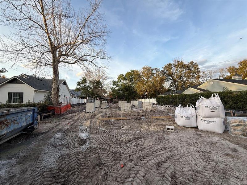 Image 4 of a home in .