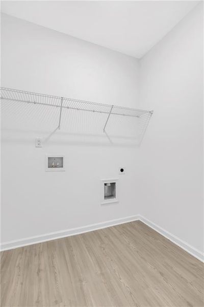 Spacious, unfurnished interior of a new home in Three Rivers, Rome (Image 19).