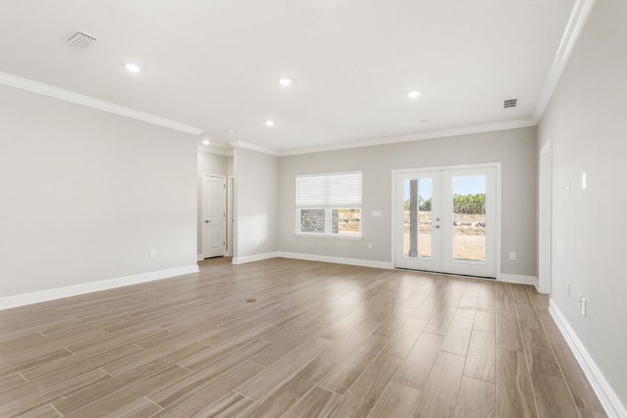 Spacious, unfurnished interior of a new home in Lake Merial, Panama City (Image 24). Spacious, unfurnished interior of a new home in Lake Merial, Panama City (Image 24).