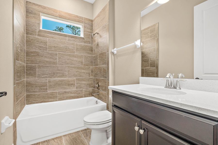 Muirfield with Bonus Third Bath