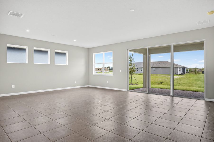 Spacious, unfurnished interior of a new home in Crosswind Ranch, Parrish (Image 11).
