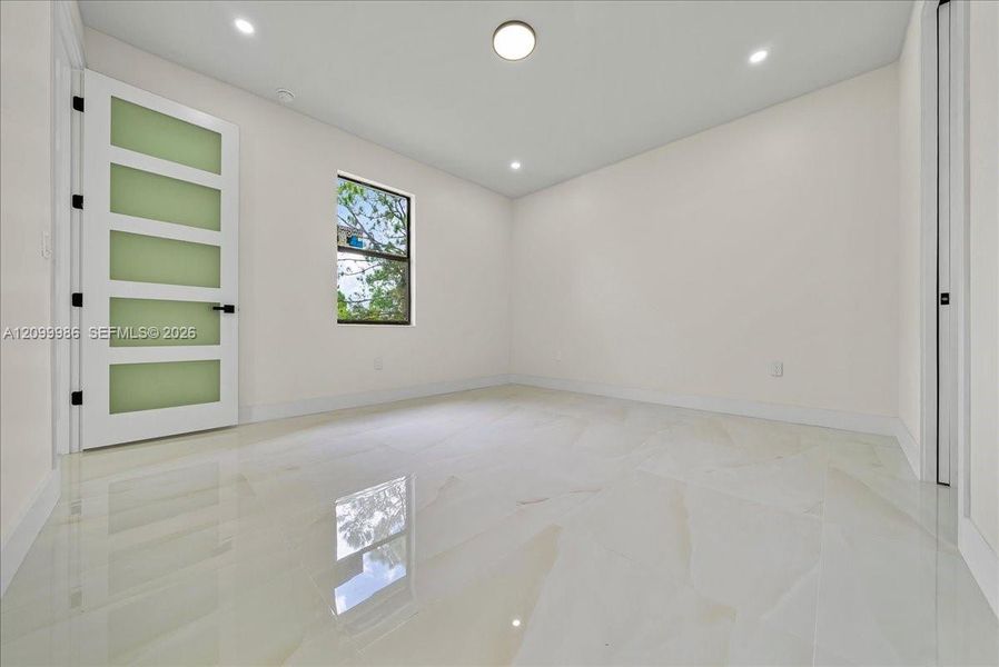 Spacious, unfurnished interior of a new home in , Lehigh Acres (Image 24).