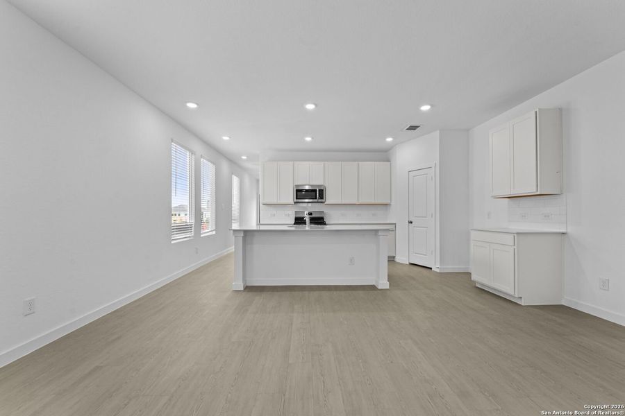 Spacious, unfurnished interior of a new home in Hightop Ridge, Converse (Image 20).