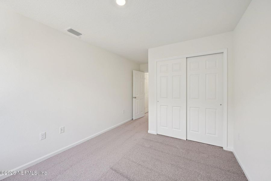 Spacious, unfurnished interior of a new home in Panther Creek, Jacksonville (Image 27).