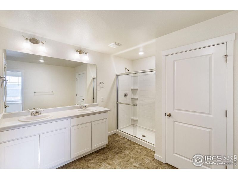Furnished interior view inside a new home in Tailholt, Severance (Image 7).