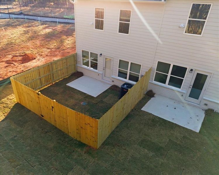 Exterior details and patio area of a home in Shoals Crossing, Conyers (Image 25).