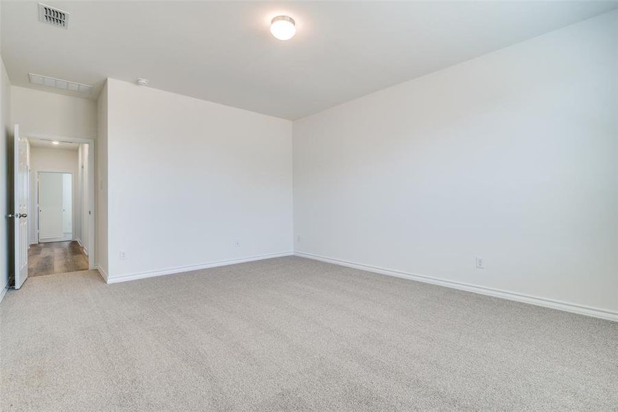 Spacious, unfurnished interior of a new home in Heartland Signature, Crandall (Image 14).