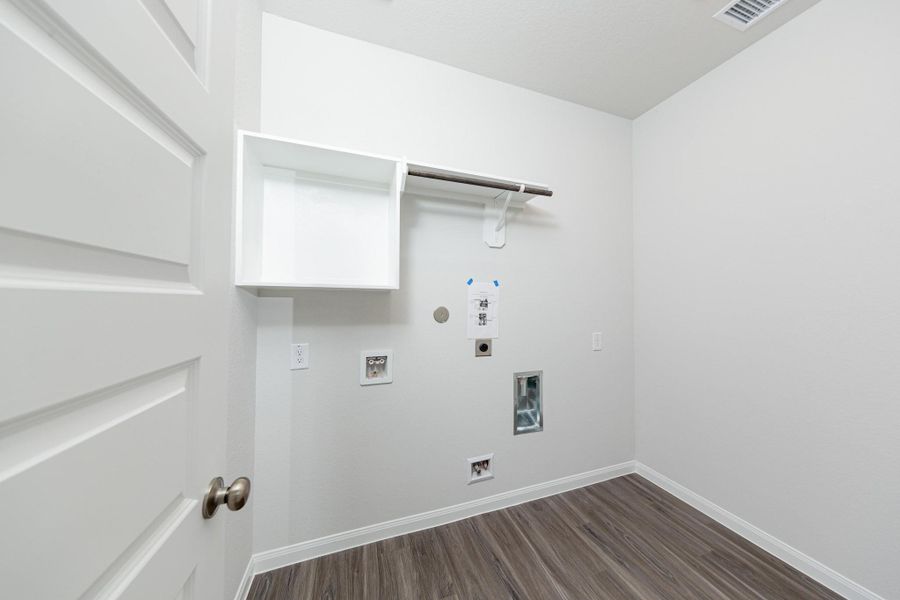 Spacious, unfurnished interior of a new home in Bluestem, Brookshire (Image 18).