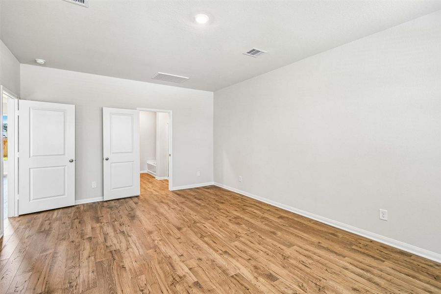 Spacious, unfurnished interior of a new home in Trails at Cochran Ranch, Waller (Image 40). Spacious, unfurnished interior of a new home in Trails at Cochran Ranch, Waller (Image 40).