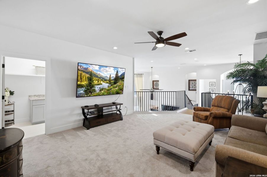 Furnished interior view inside a new home in , Boerne (Image 66).